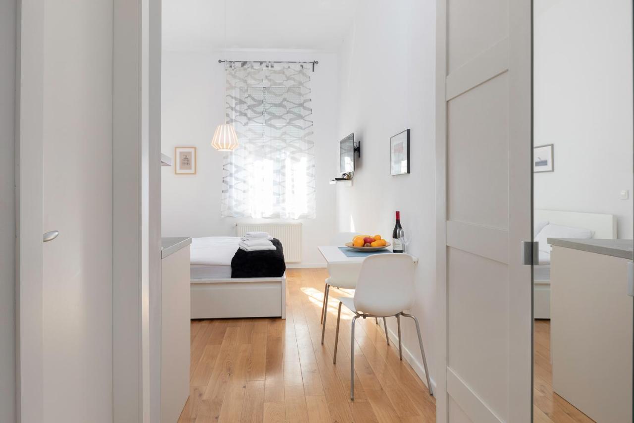 Modern Studio Near Park Zrinjevac And Main Square ザグレブ エクステリア 写真